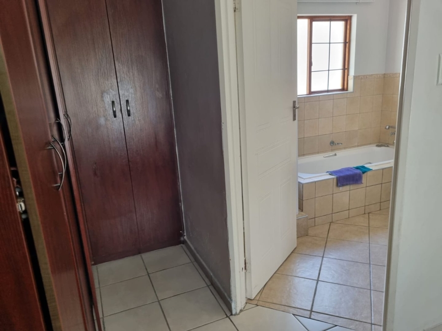 3 Bedroom Property for Sale in Hillside Free State